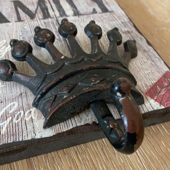 Family crown wall plaque (boutique) - Picture 2 of 7